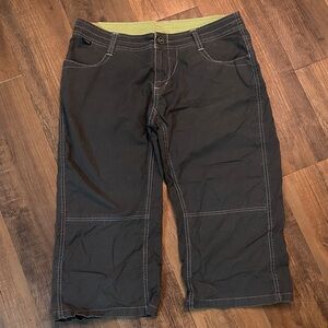 KÜHL Women’s Splash Capri Pants – Charcoal Grey – Floral Waistband – Heart Patch